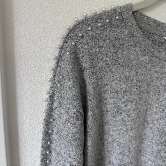 H&M Sweater - Picture 2 of 6